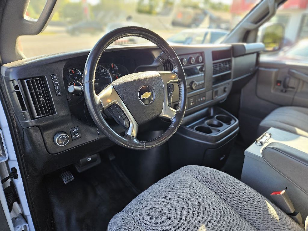 2019 Chevrolet Express Image 15