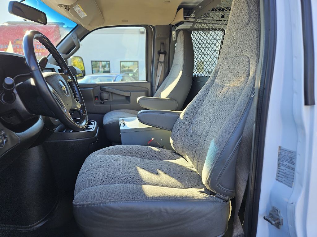 2019 Chevrolet Express Image 20