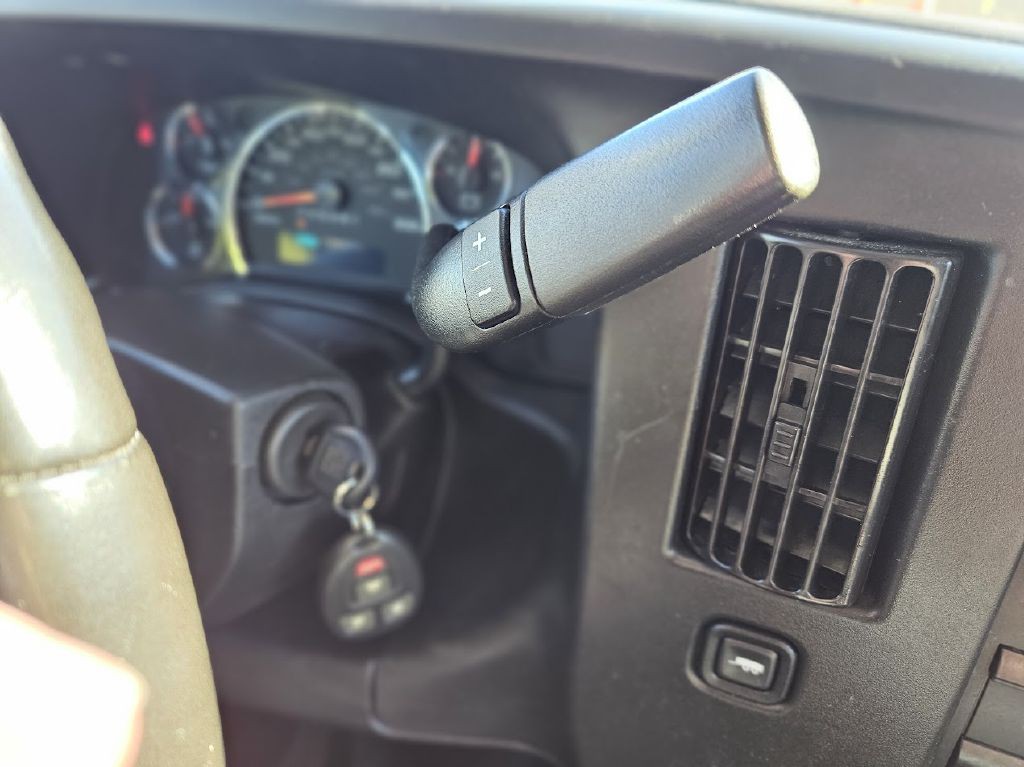 2019 Chevrolet Express Image 22