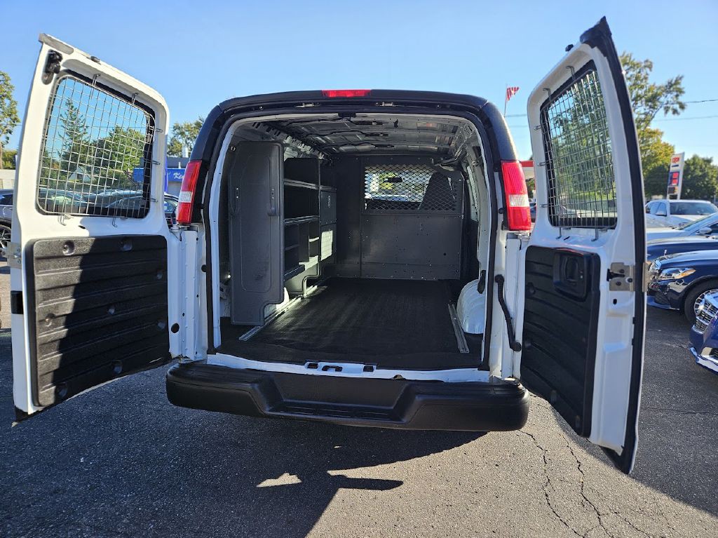 2019 Chevrolet Express Image 27