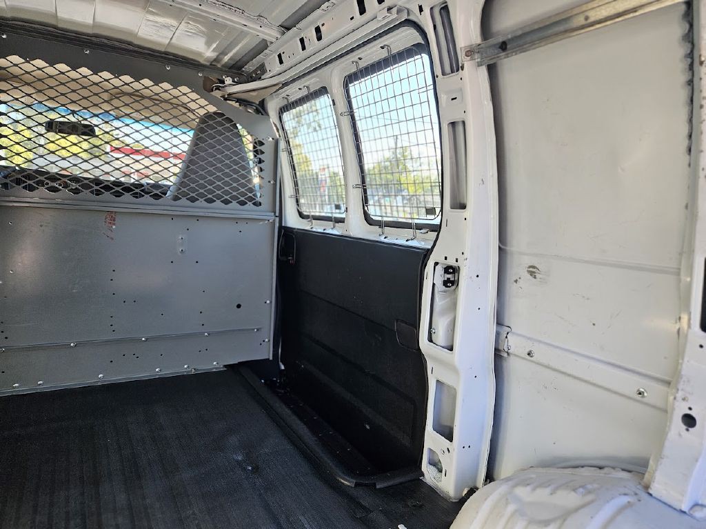 2019 Chevrolet Express Image 32