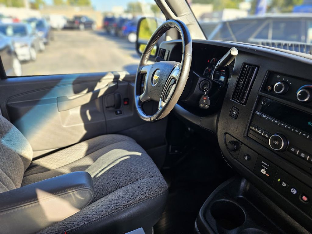 2019 Chevrolet Express Image 36