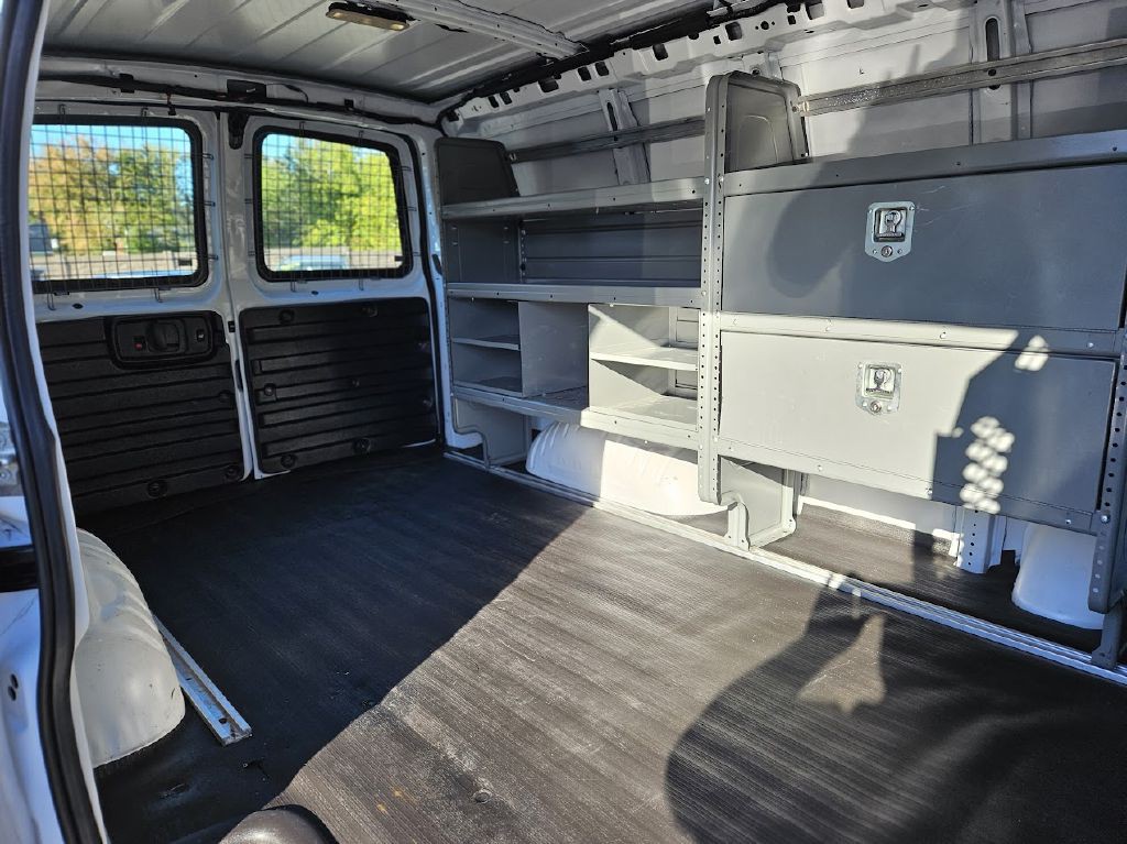 2019 Chevrolet Express Image 41