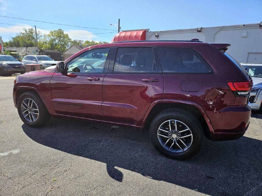 2017 Jeep Grand Cherokee Image 11