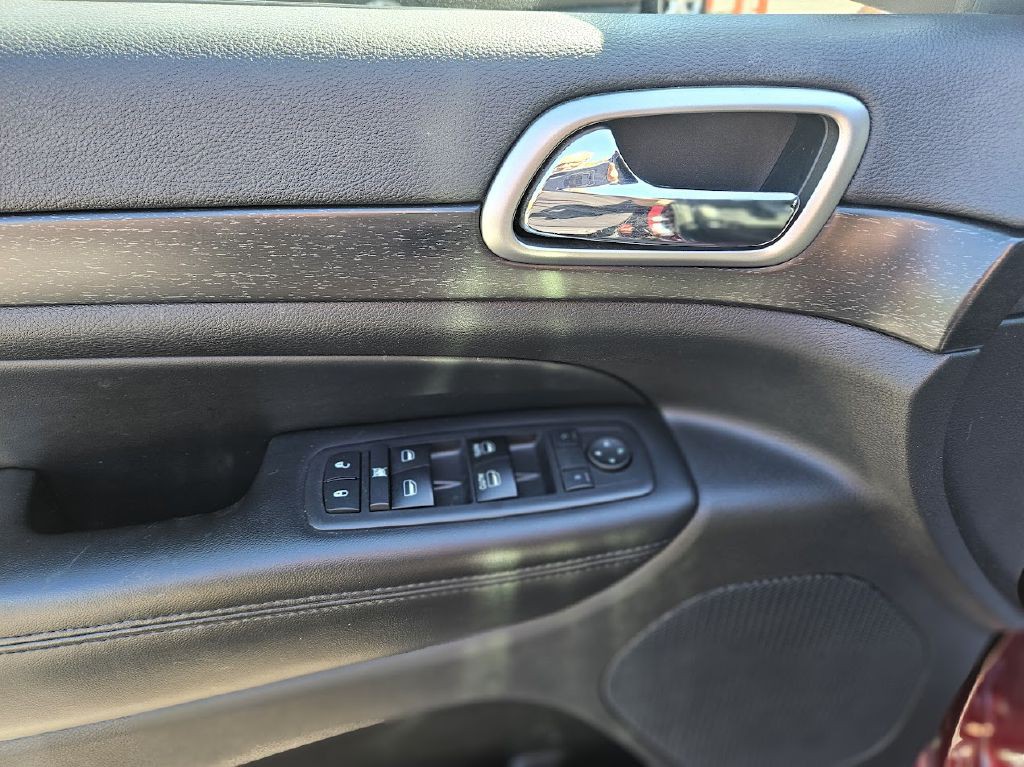2017 Jeep Grand Cherokee Image 16