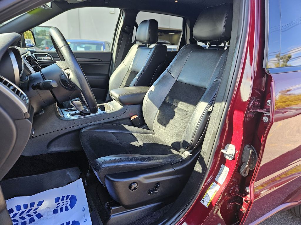 2017 Jeep Grand Cherokee Image 17