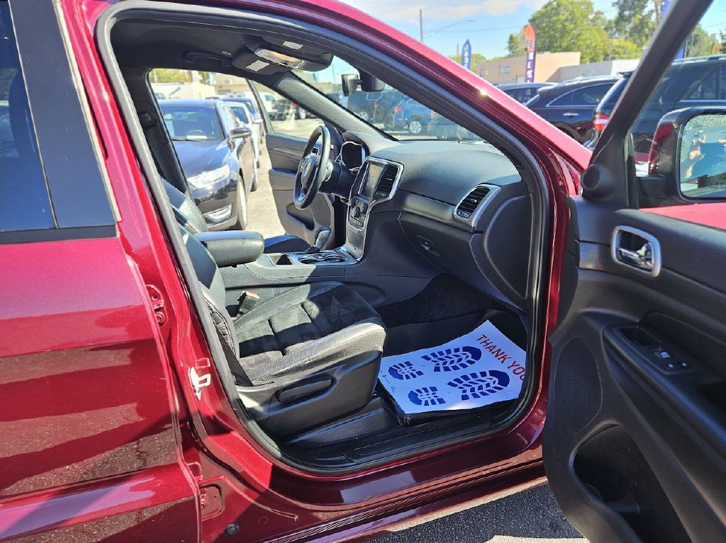 2017 Jeep Grand Cherokee Image 34