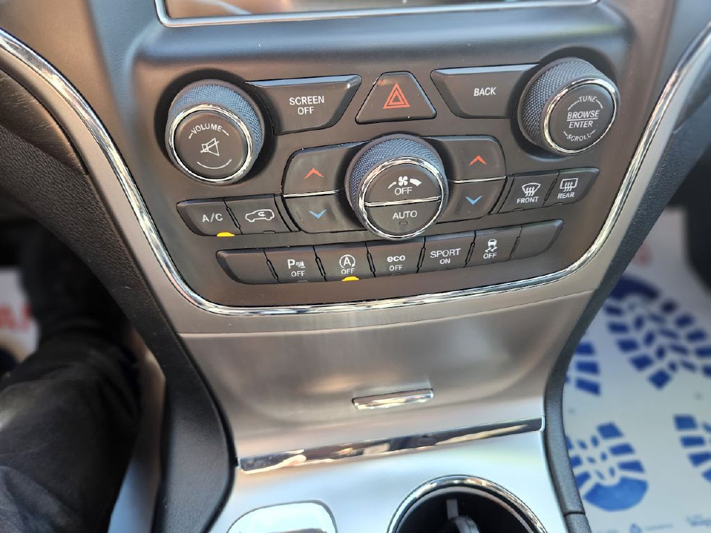 2017 Jeep Grand Cherokee Image 12