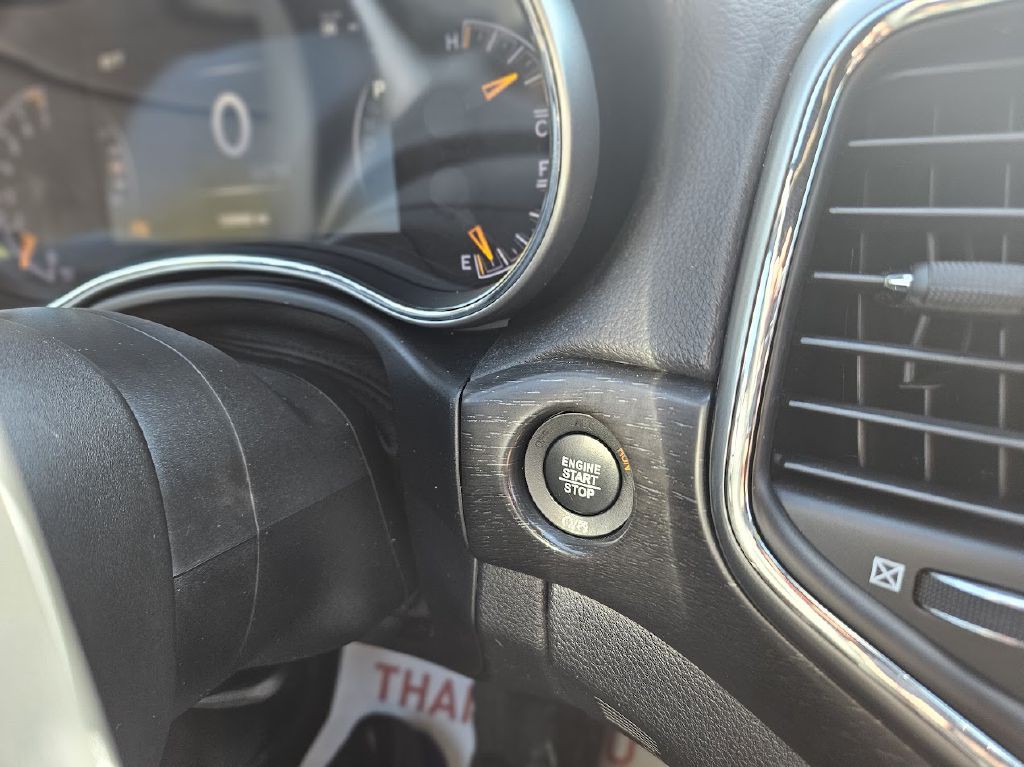 2017 Jeep Grand Cherokee Image 28