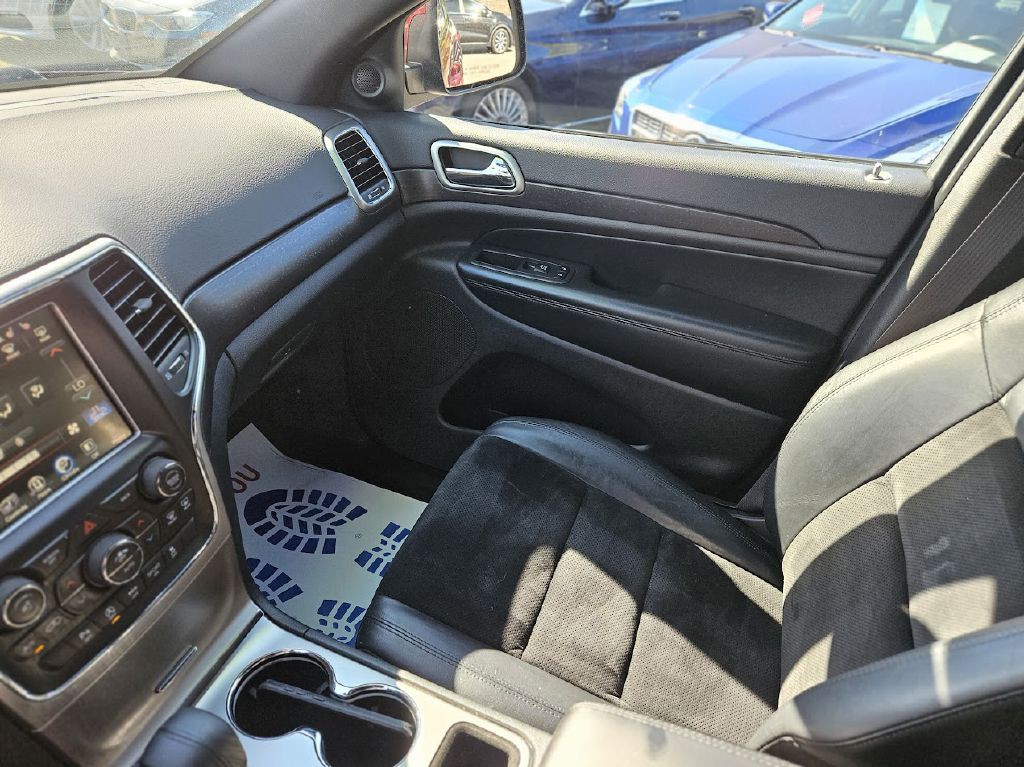 2017 Jeep Grand Cherokee Image 30