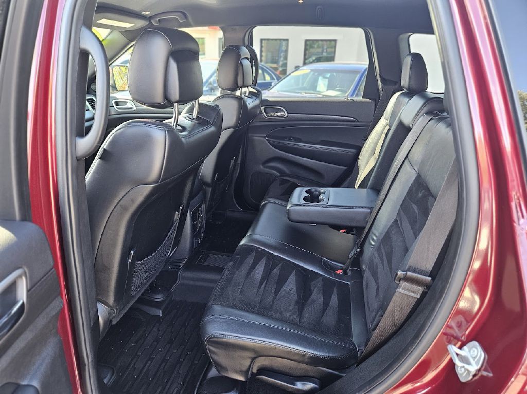 2017 Jeep Grand Cherokee Image 35