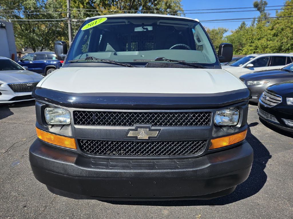 2017 Chevrolet Express Image 3