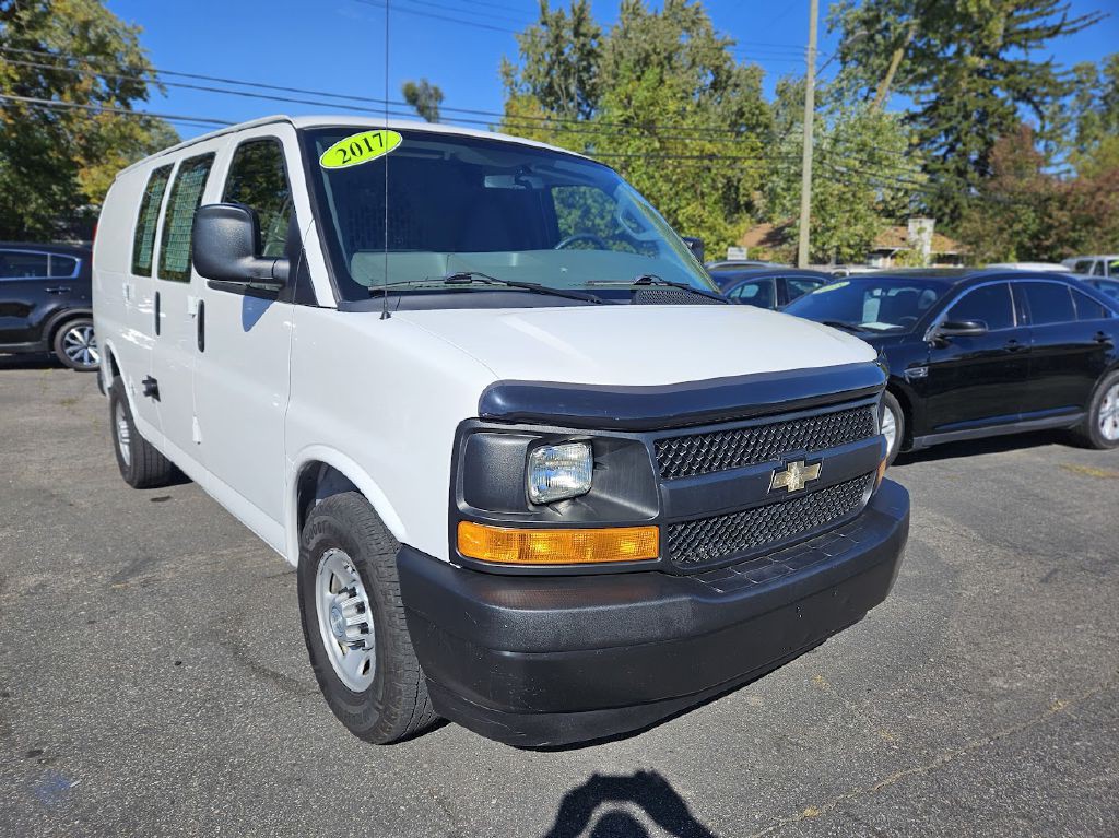 2017 Chevrolet Express Image 4