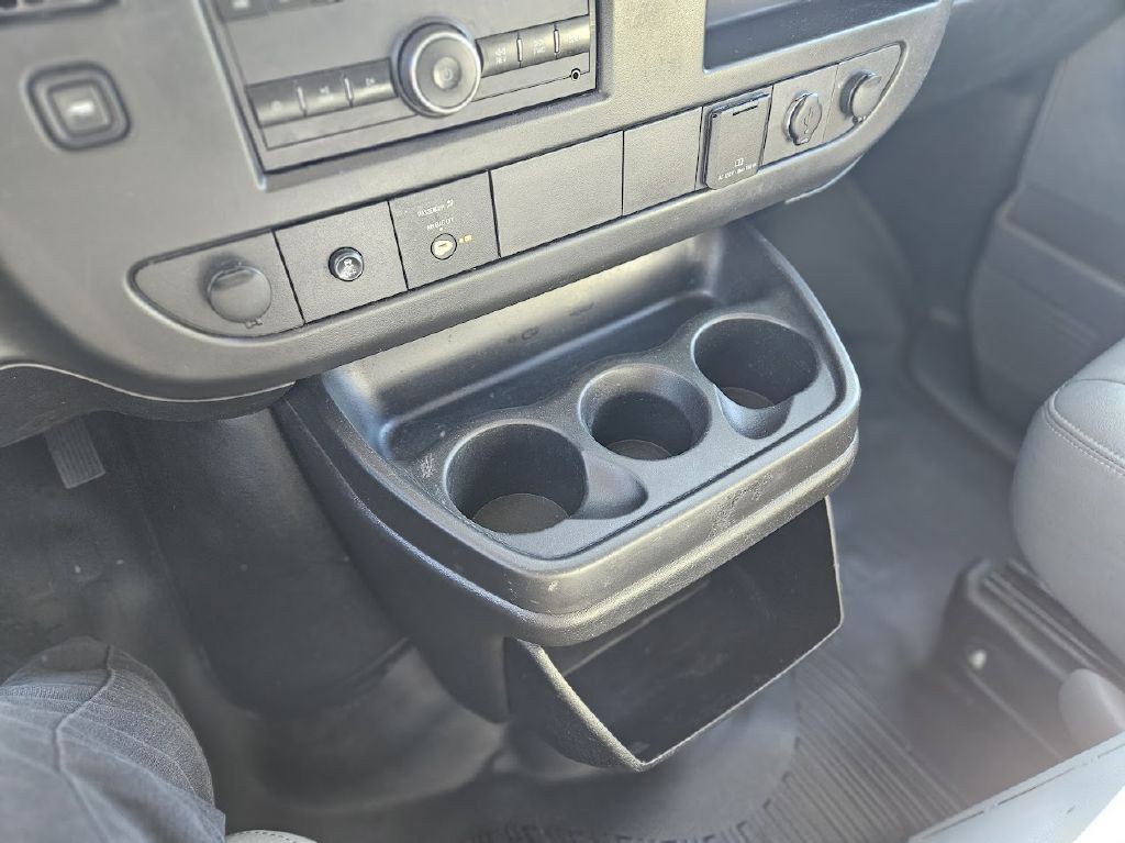 2017 Chevrolet Express Image 28