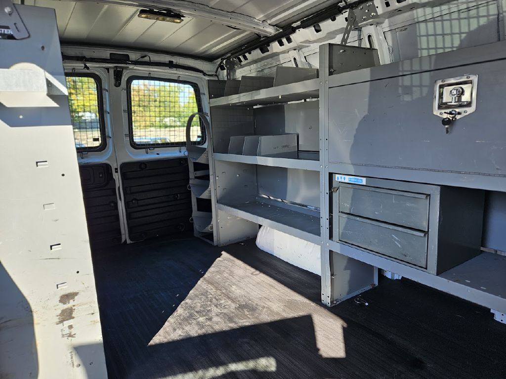 2017 Chevrolet Express Image 35
