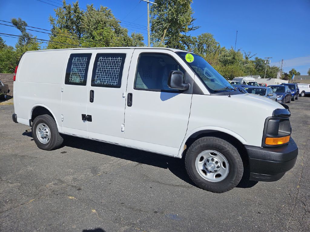 2017 Chevrolet Express Image 21