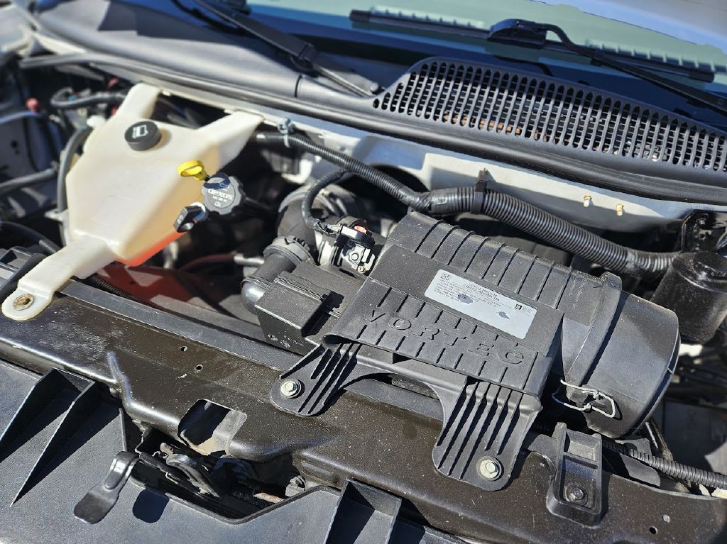 2017 Chevrolet Express Image 46