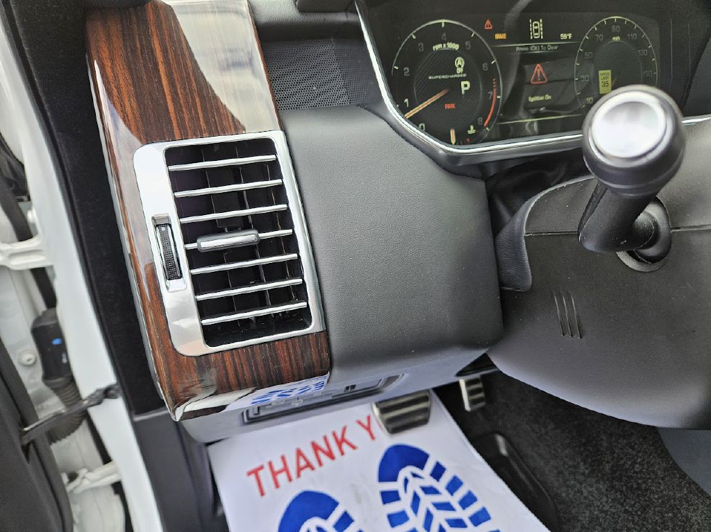 2015 Land Rover Range Rover Image 17