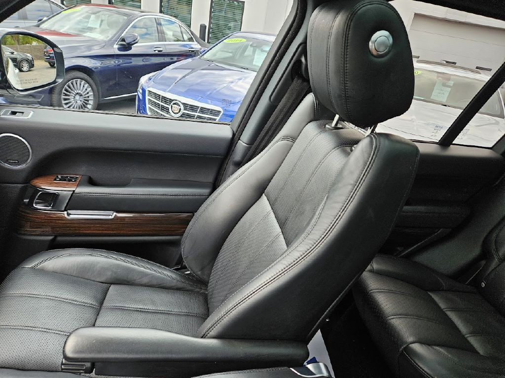 2015 Land Rover Range Rover Image 28