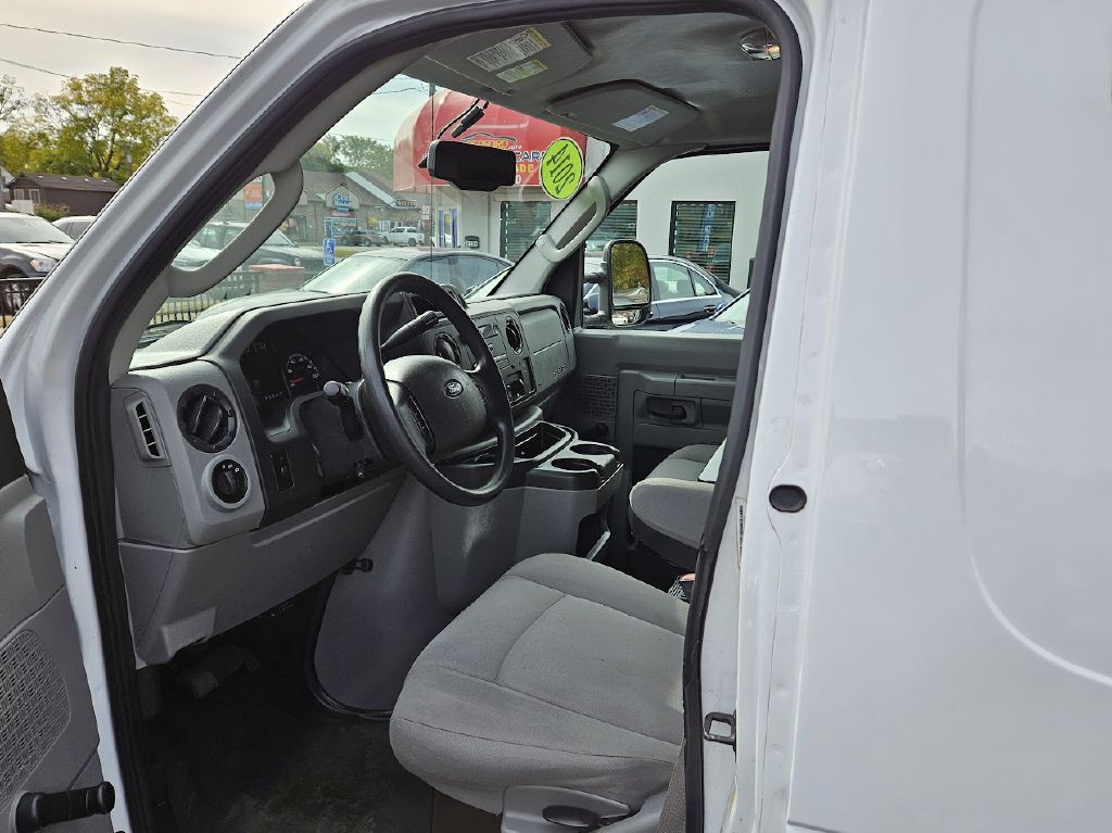 2014 Ford Econoline Image 13
