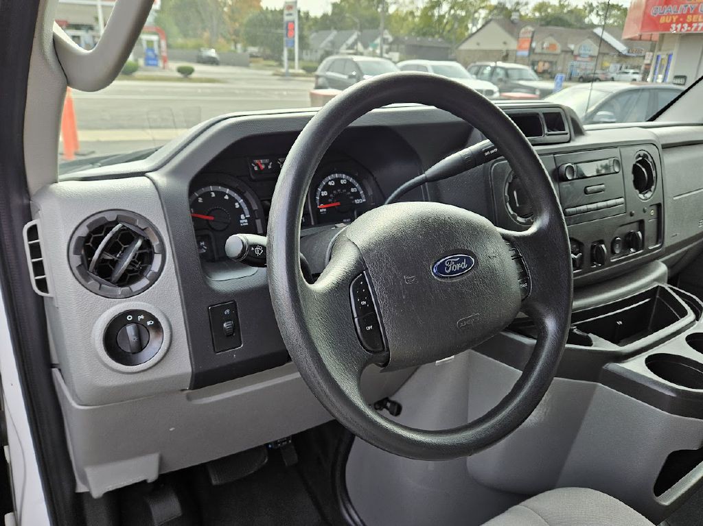 2014 Ford Econoline Image 15