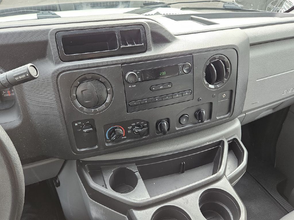 2014 Ford Econoline Image 22