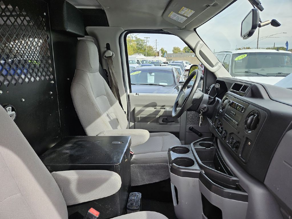 2014 Ford Econoline Image 36