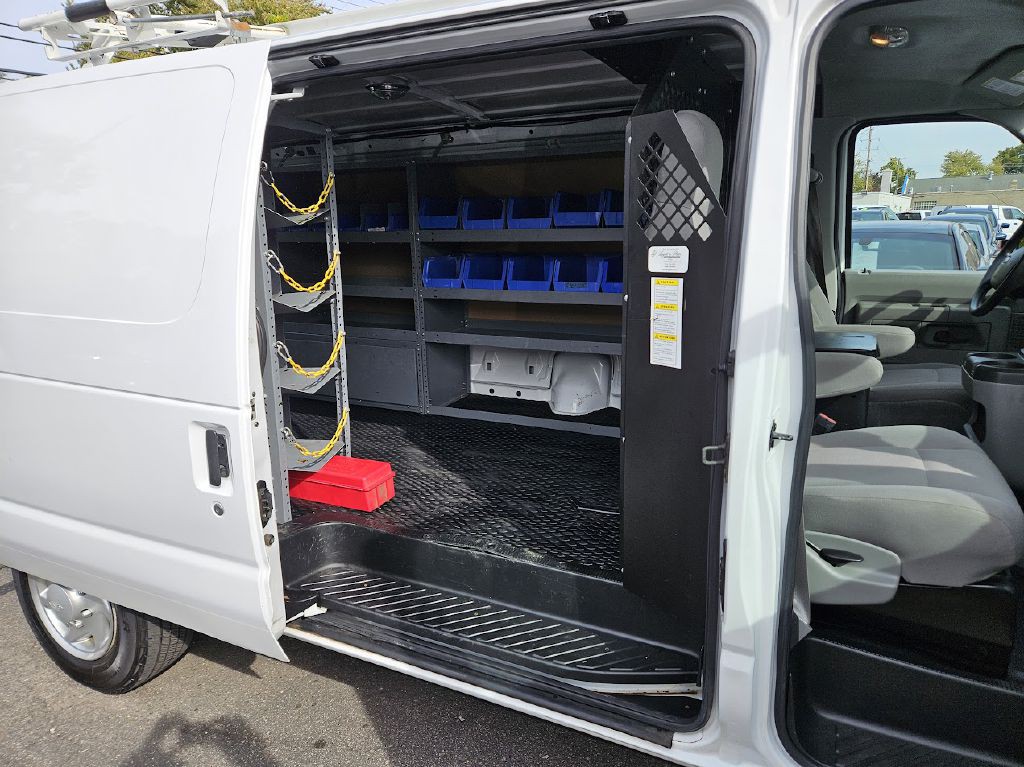 2014 Ford Econoline Image 39