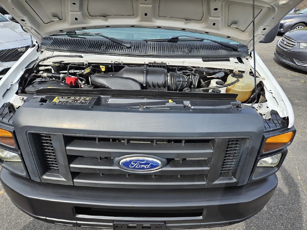 2014 Ford Econoline Image 41