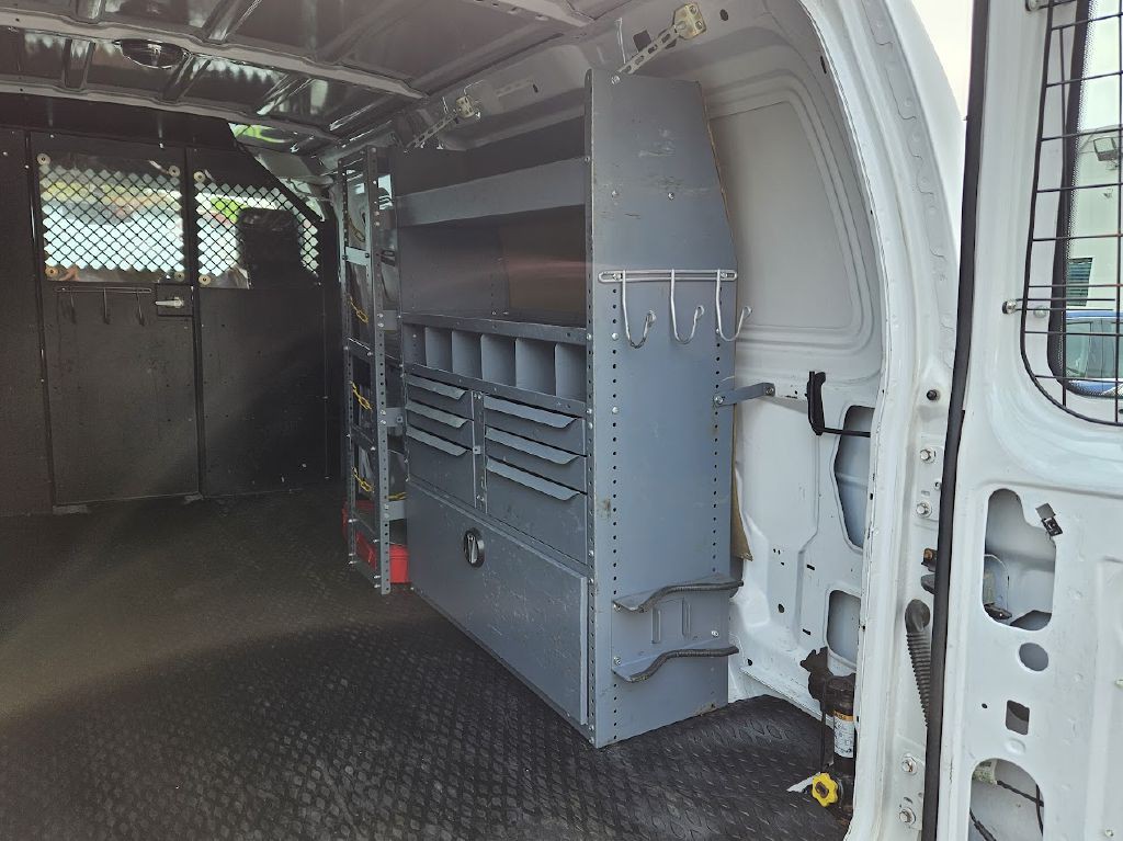2014 Ford Econoline Image 15