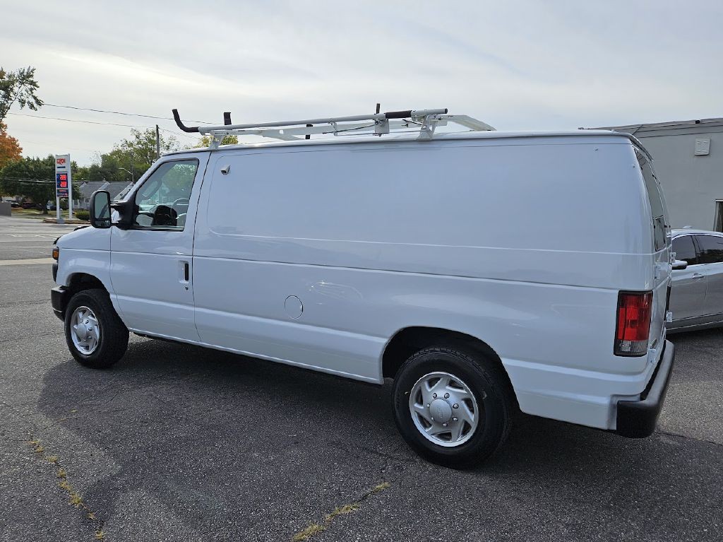 2014 Ford Econoline Image 24