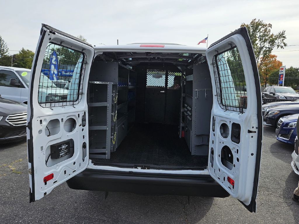 2014 Ford Econoline Image 34