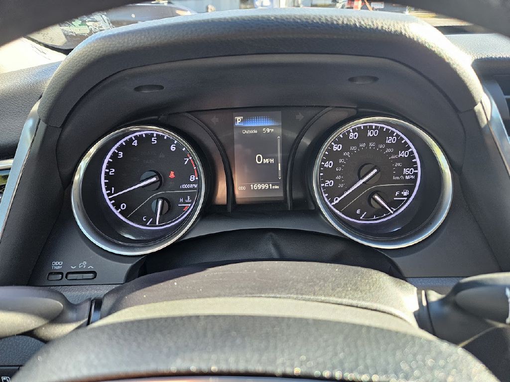 2018 Toyota Camry Image 20