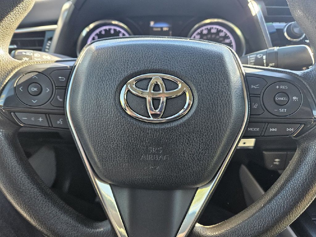 2018 Toyota Camry Image 21