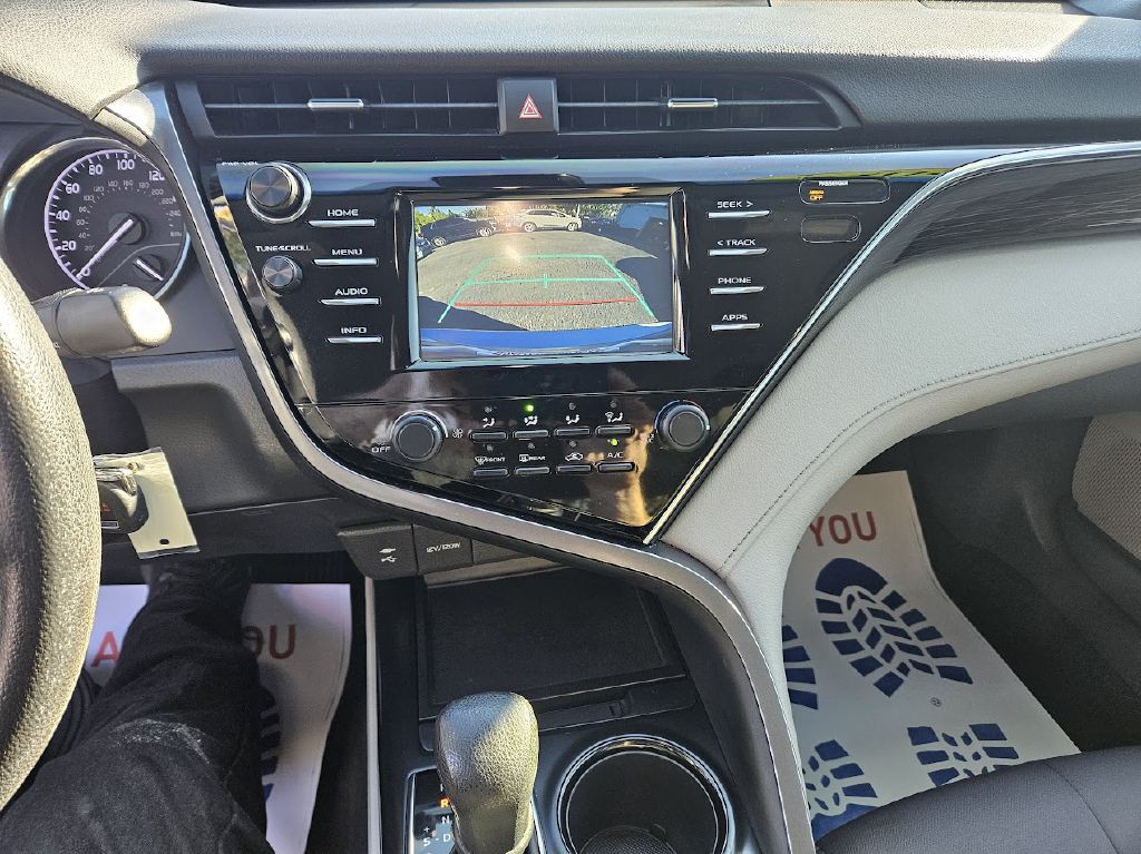 2018 Toyota Camry Image 27