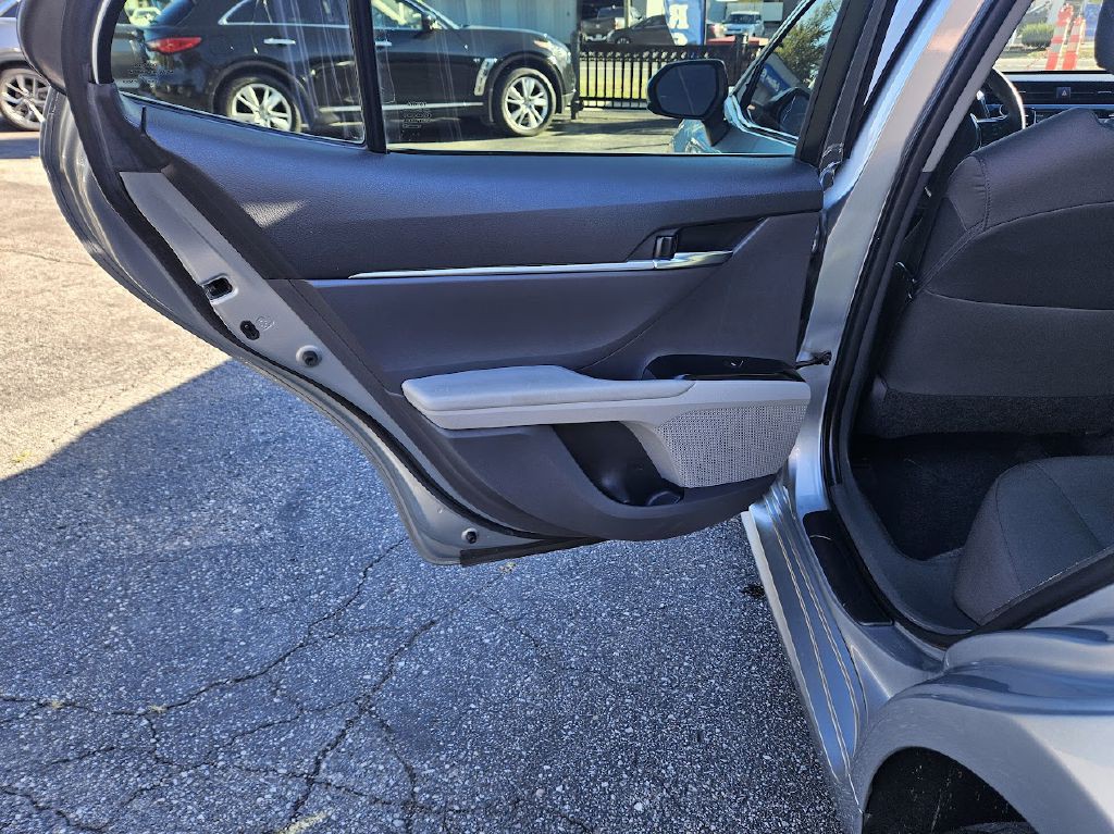 2018 Toyota Camry Image 34