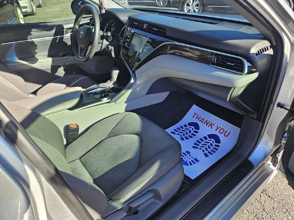 2018 Toyota Camry Image 38