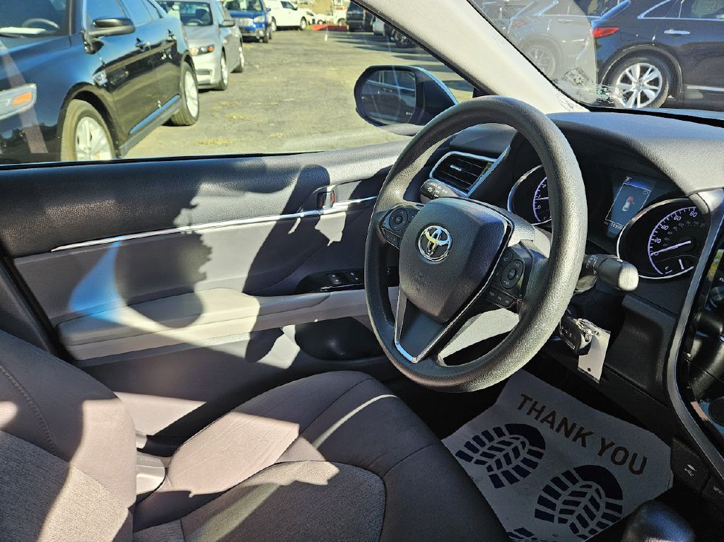 2018 Toyota Camry Image 40