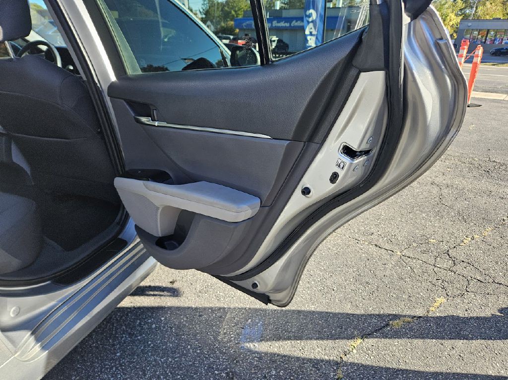 2018 Toyota Camry Image 49