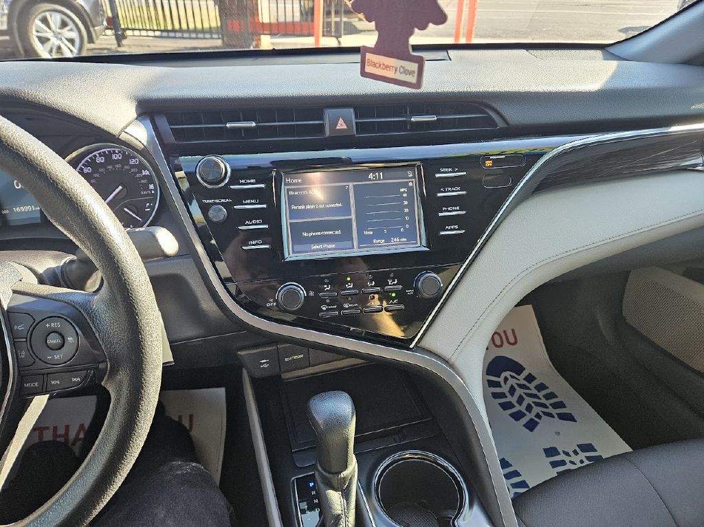 2018 Toyota Camry Image 9