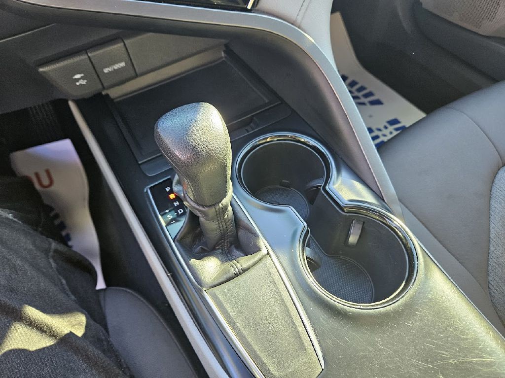 2018 Toyota Camry Image 12