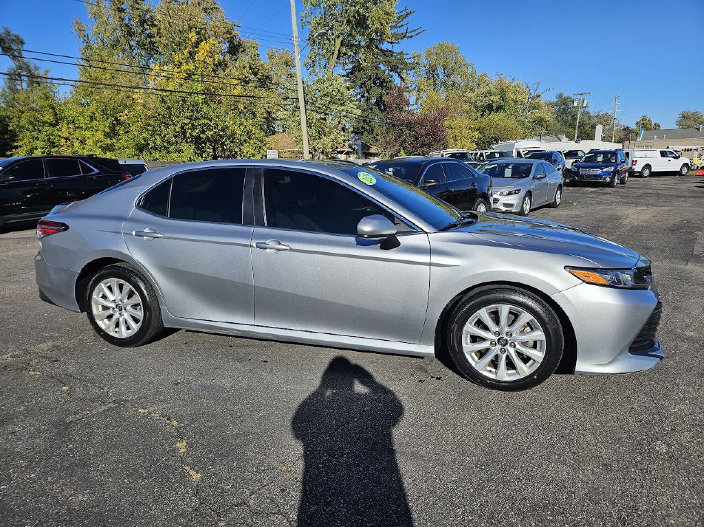 2018 Toyota Camry Image 20