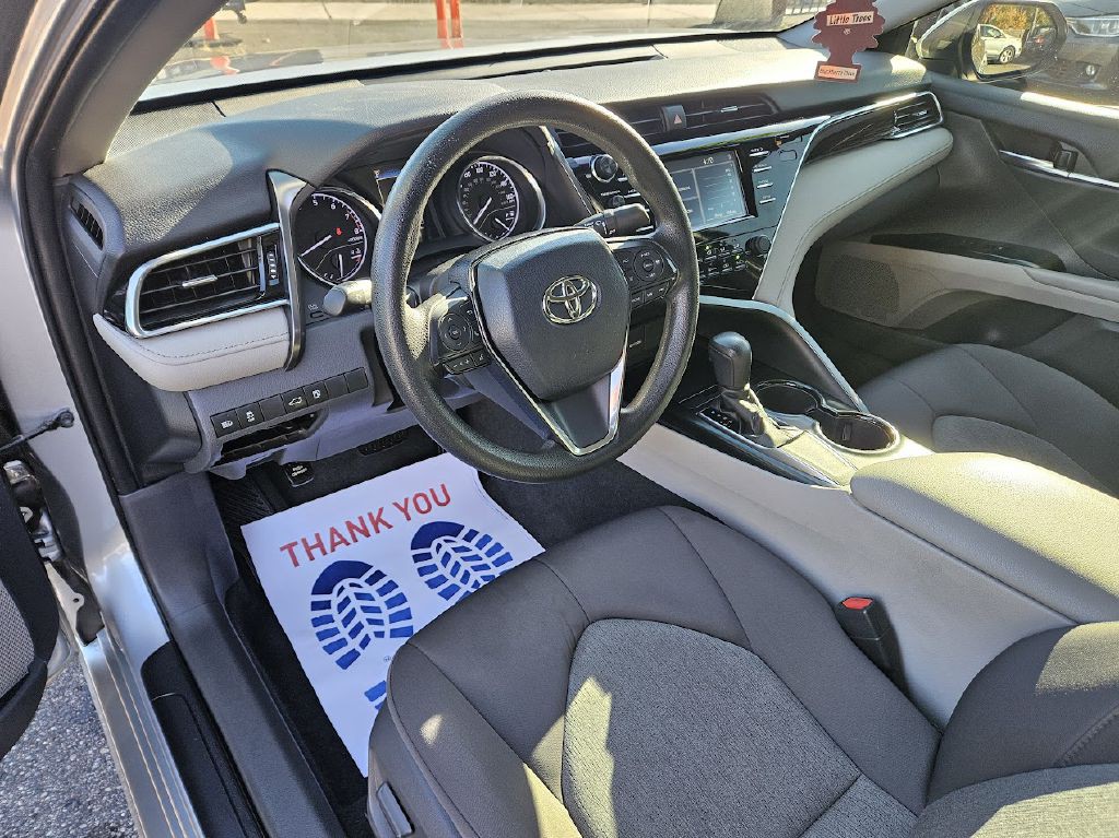 2018 Toyota Camry Image 25