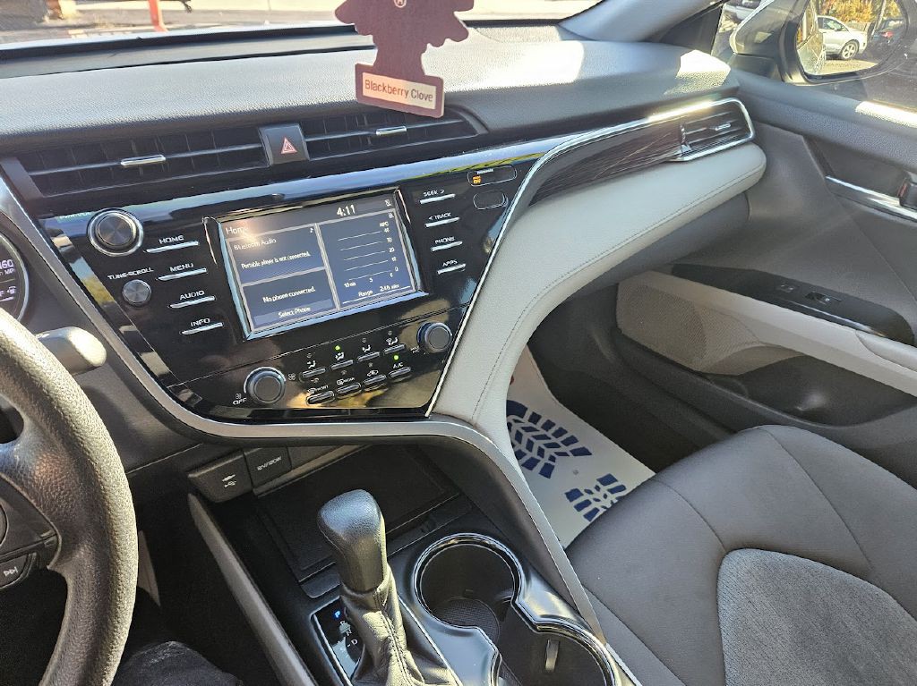 2018 Toyota Camry Image 28