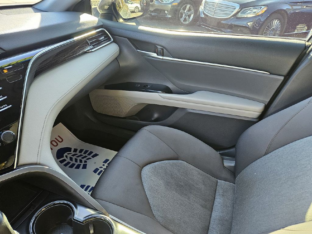 2018 Toyota Camry Image 33