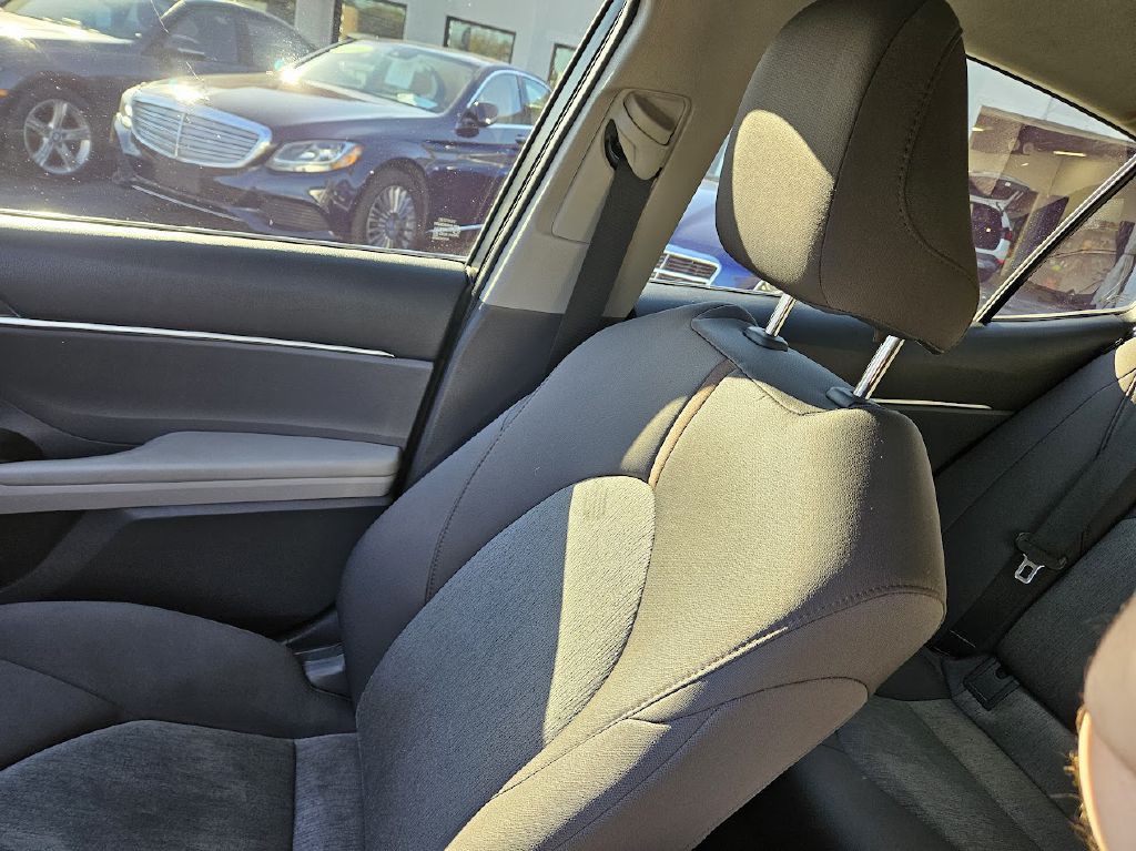 2018 Toyota Camry Image 34