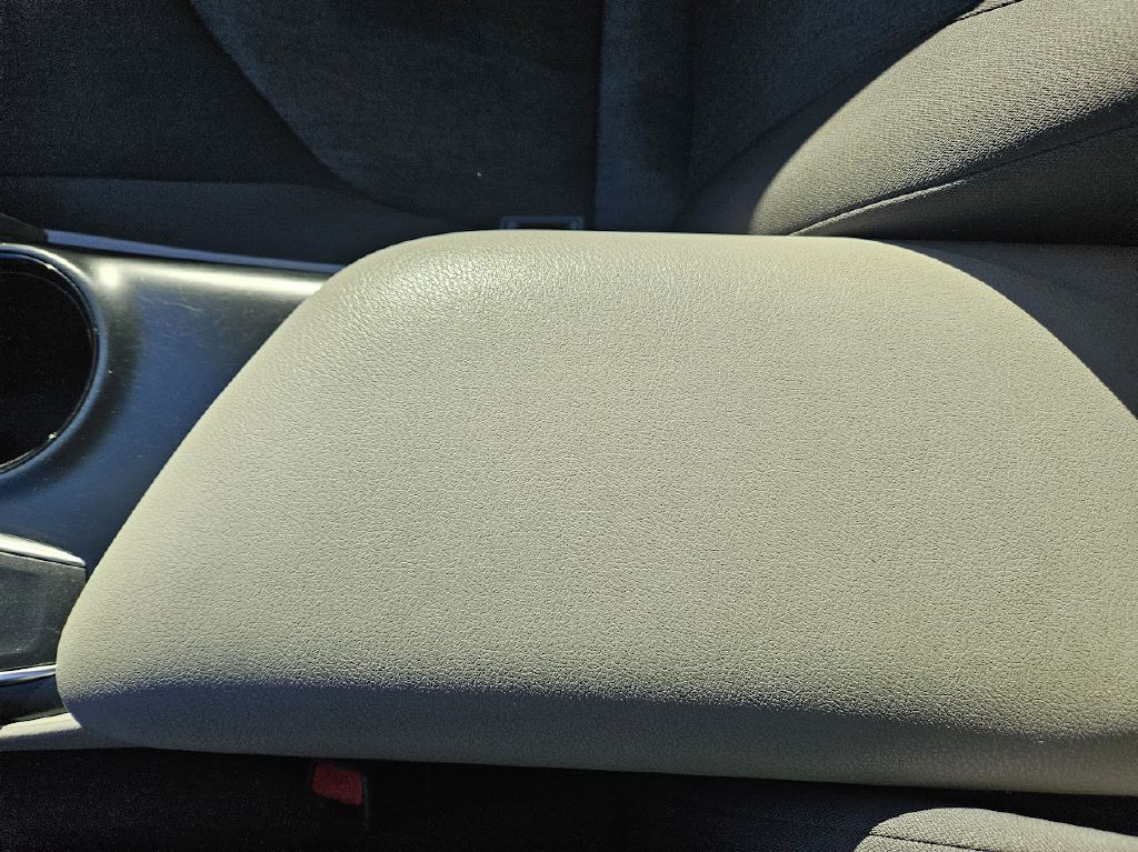 2018 Toyota Camry Image 37