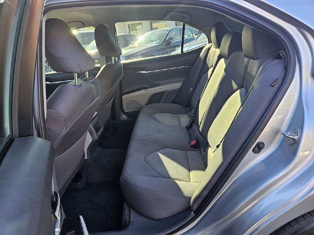 2018 Toyota Camry Image 38