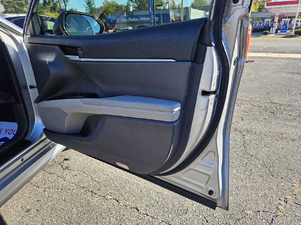 2018 Toyota Camry Image 47