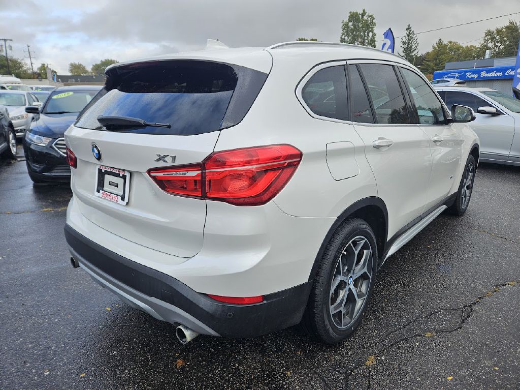 2017 BMW X1 Image 8